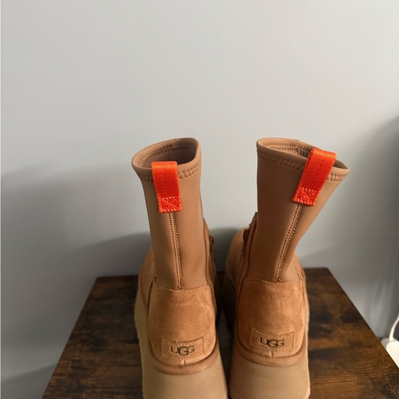 UGG Tan Heeled Boots with Suede Finish - Picture 2 of 5